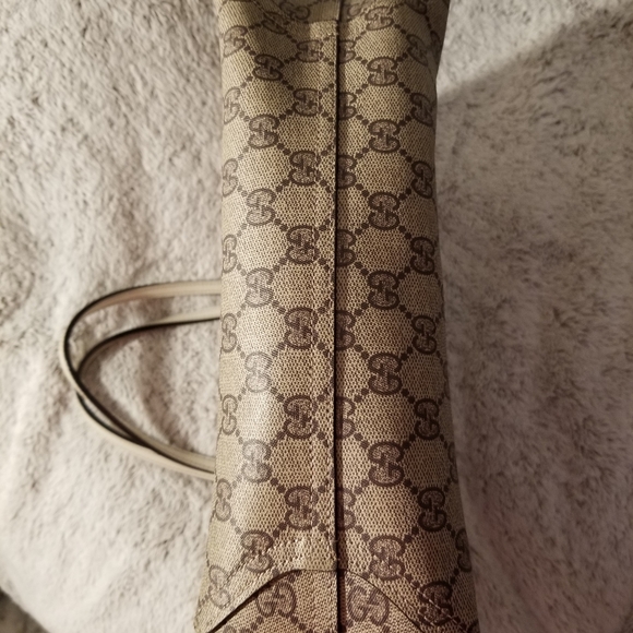 GUCCI REVERSABLE TOTE GG SMALL - Picture 3 of 16